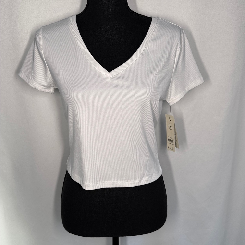 💜3/$15 No Boundaries White V-Neck Crop Rib Women's Top NWT
